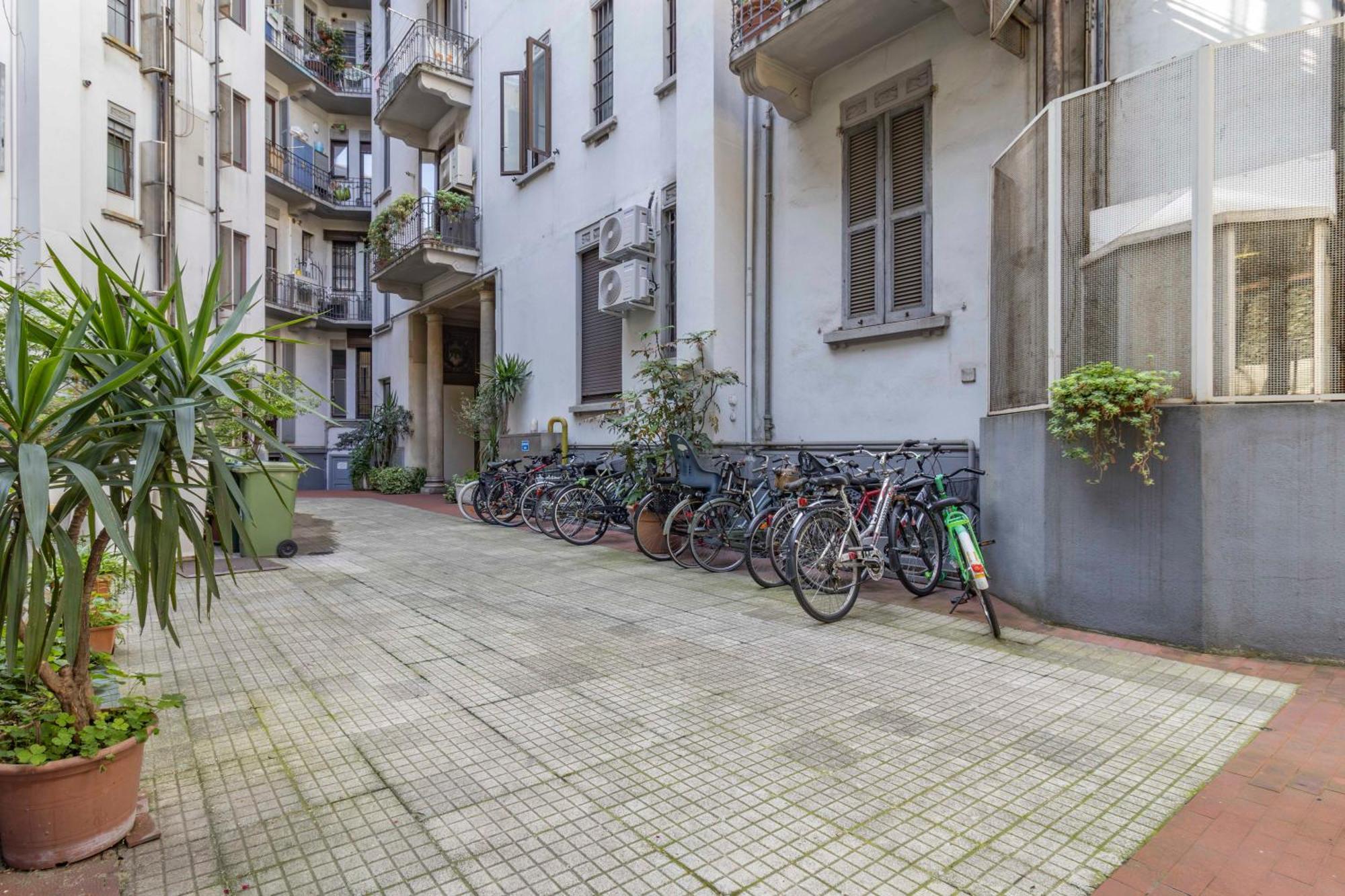 Stradivarius House - Carozzi Apartments Милан Экстерьер фото